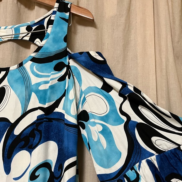 Mae Young Designs Hawaiian Aloha Print Cold Shoulder Bell Sleeve Dress Small - Picture 4 of 8